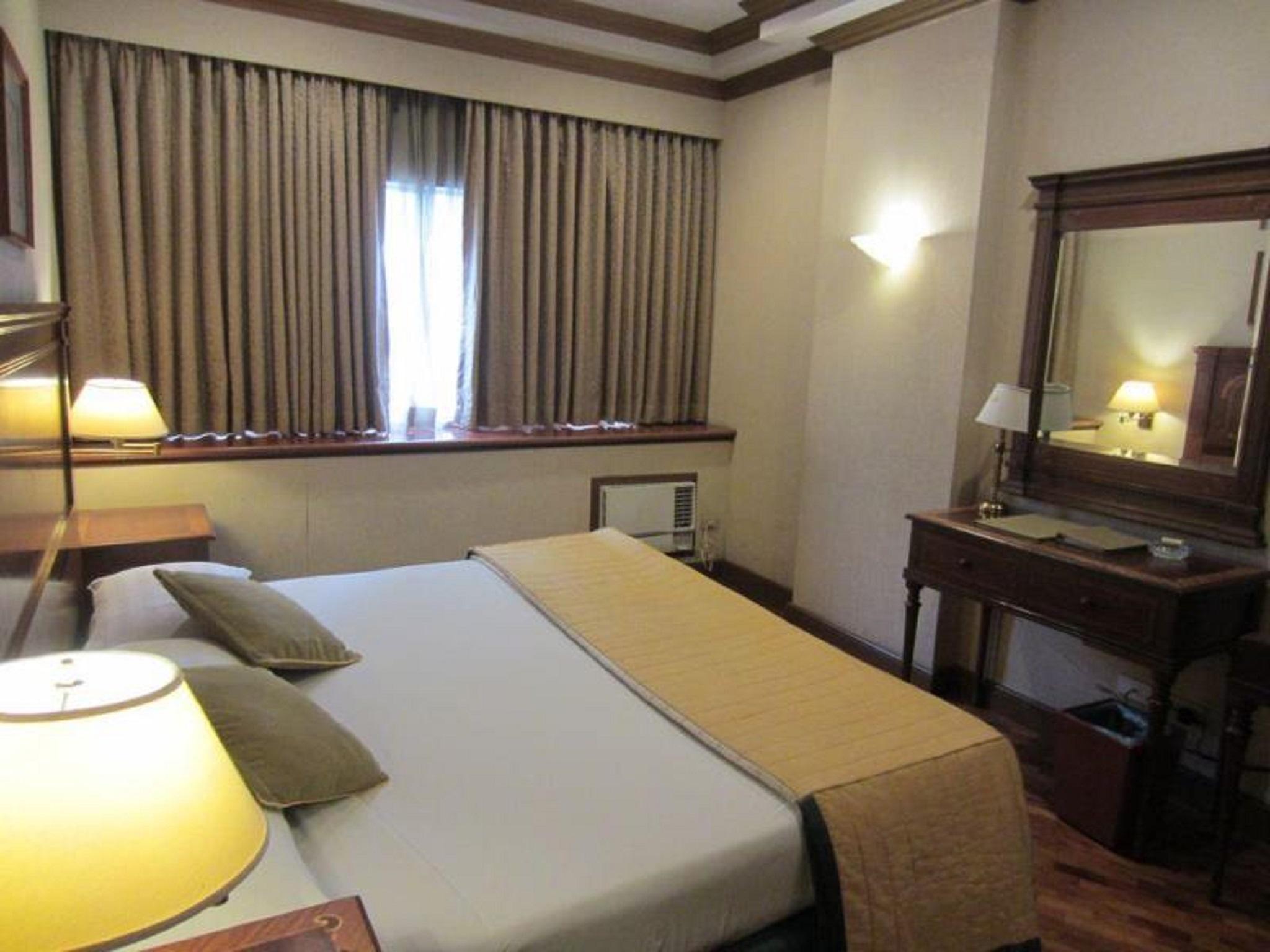 Herald Suites Макати Экстерьер фото