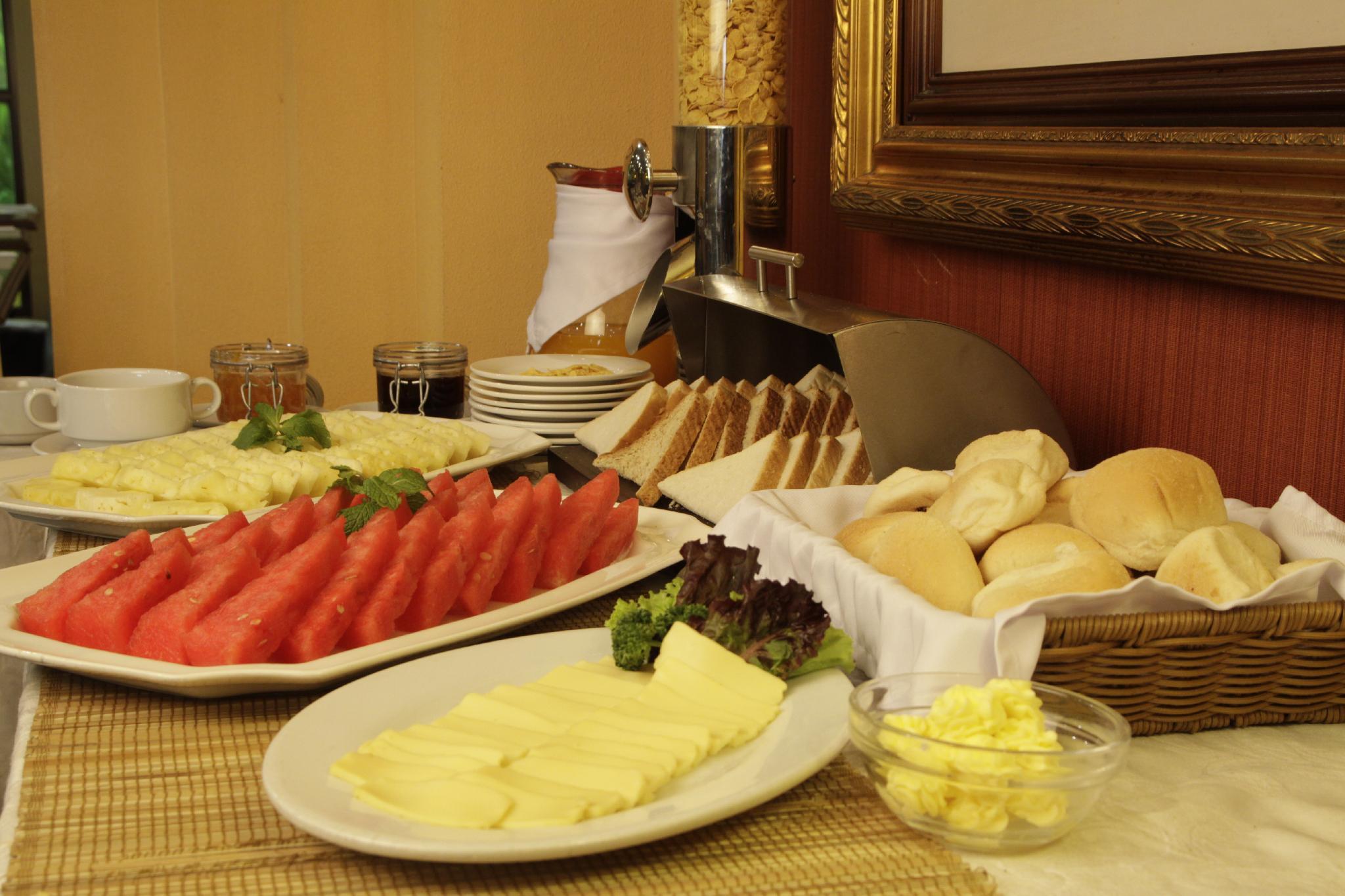 Herald Suites Макати Экстерьер фото
