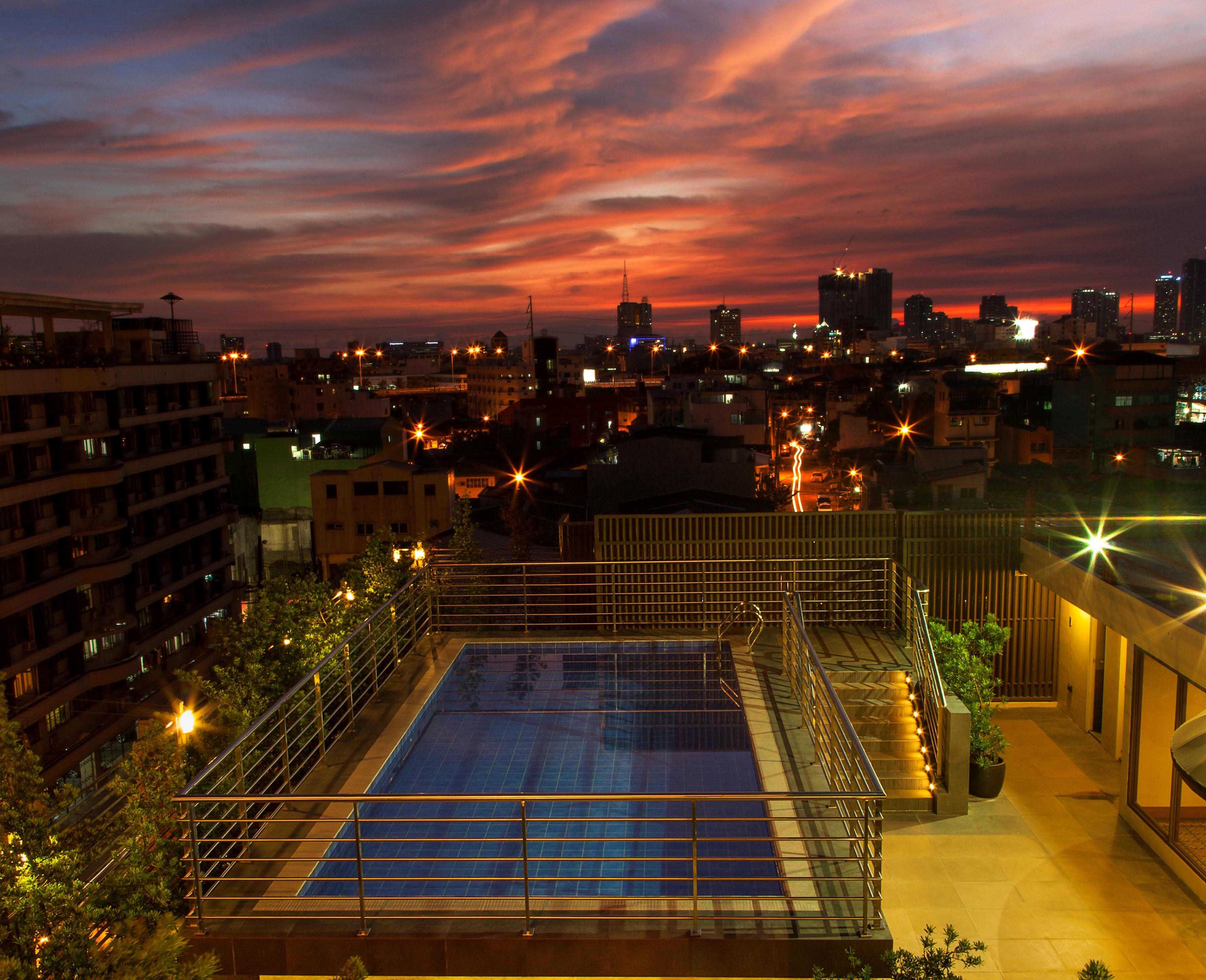 Herald Suites Макати Экстерьер фото