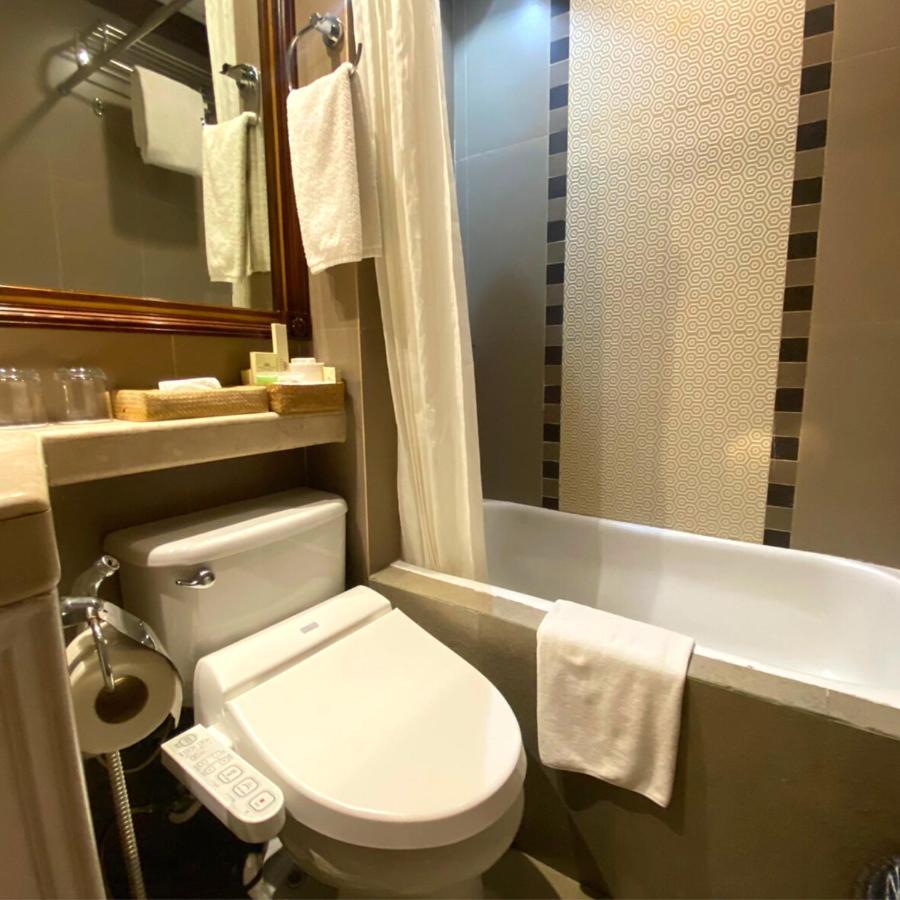 Herald Suites Макати Экстерьер фото