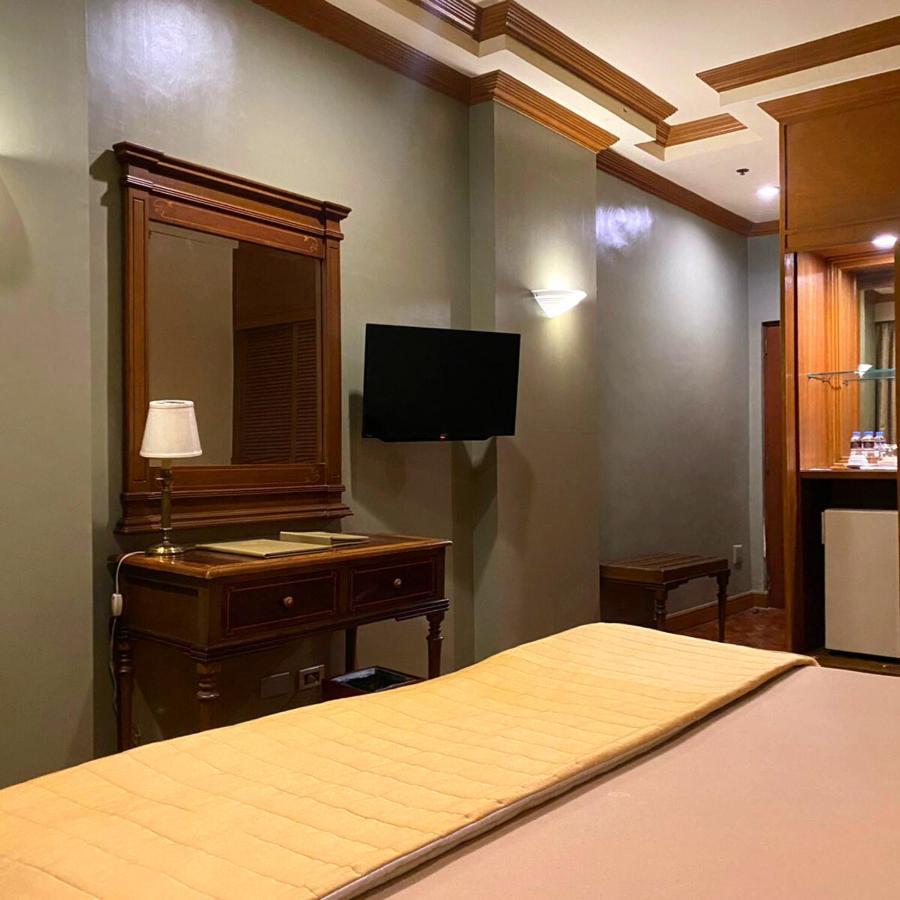 Herald Suites Макати Экстерьер фото
