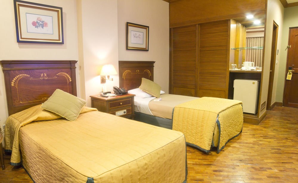 Herald Suites Макати Экстерьер фото