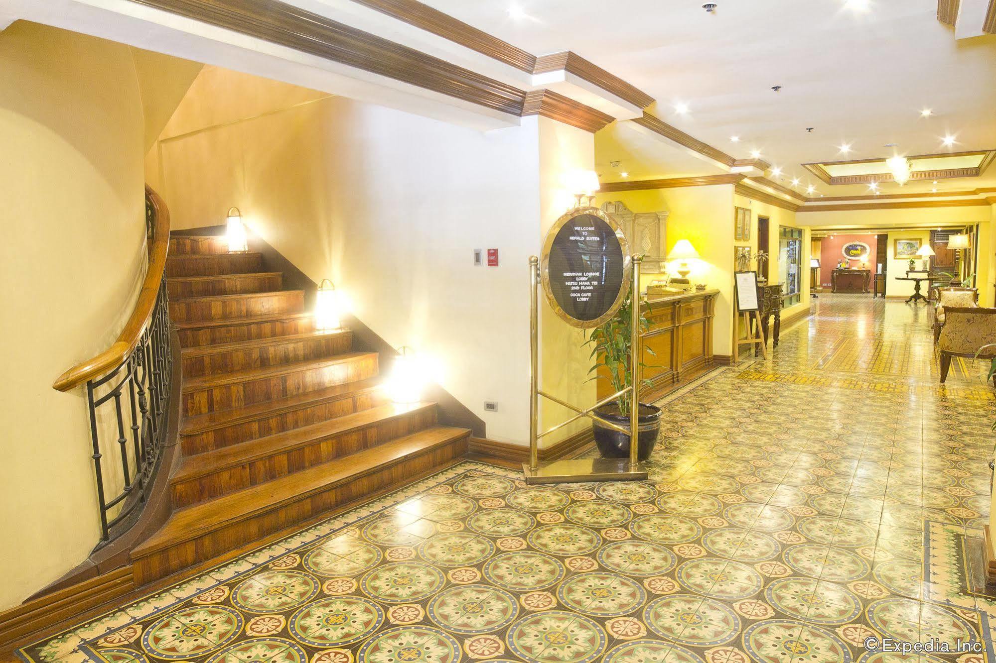 Herald Suites Макати Экстерьер фото
