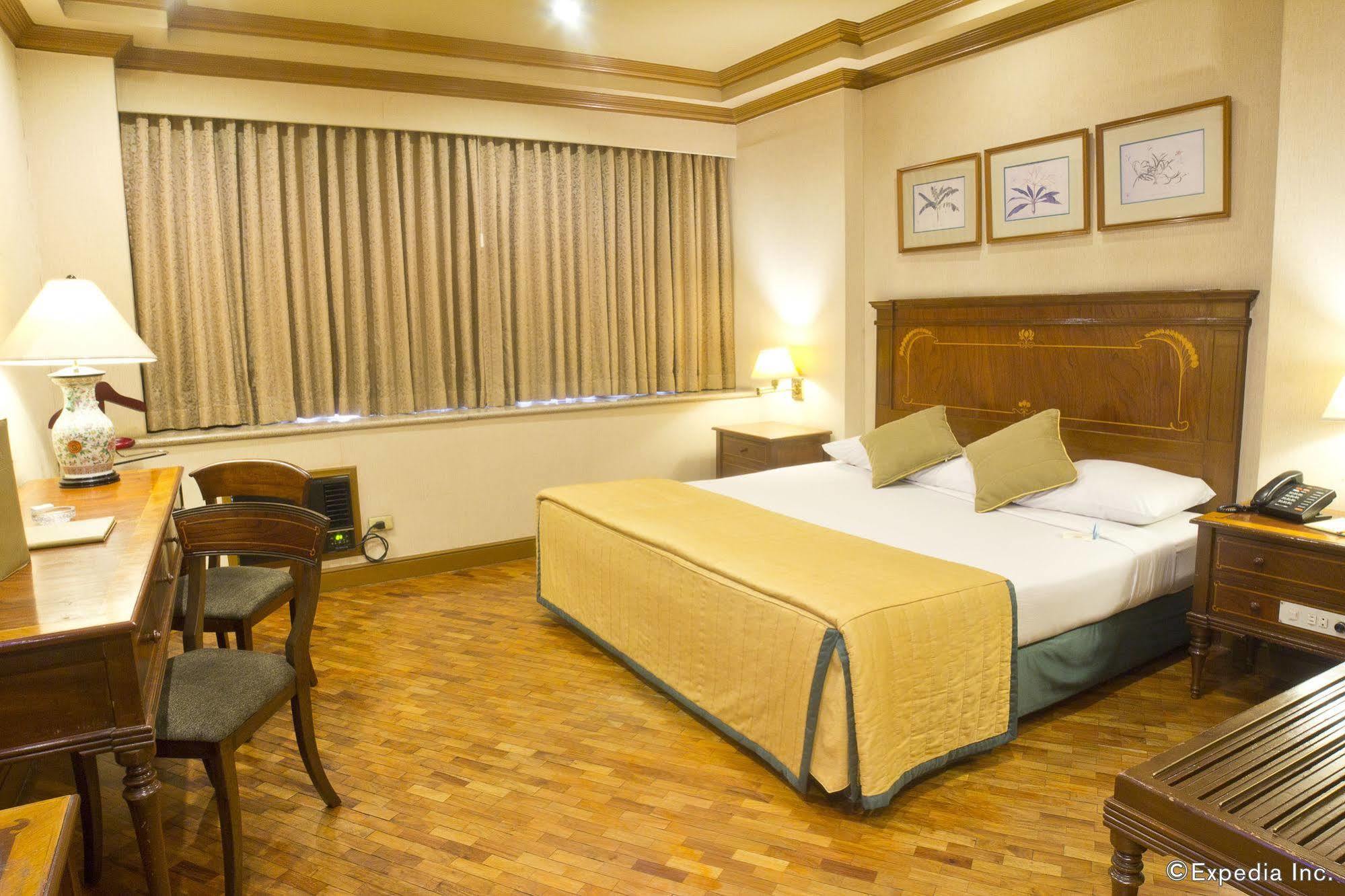 Herald Suites Макати Экстерьер фото