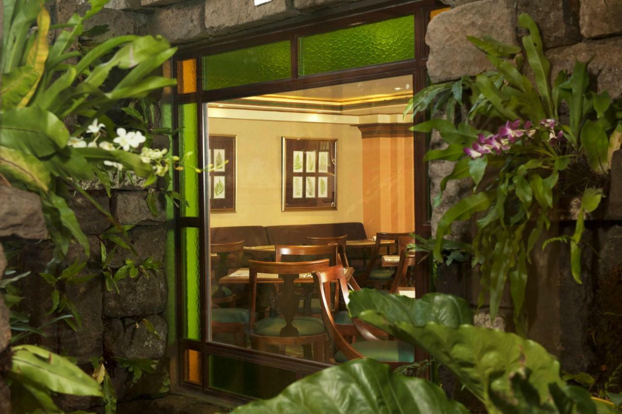 Herald Suites Макати Экстерьер фото
